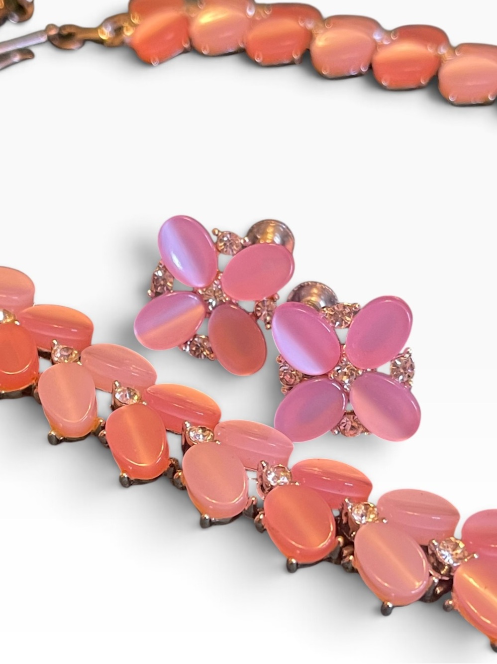 1950’s Lisner Demi-Parure Shades of Pink Moonglow Rhinestone Necklace & Earrings - Picture 6 of 8